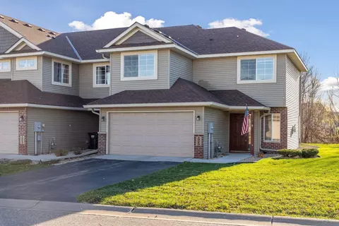 19519 Prairieview Dr, Rogers, MN 55374