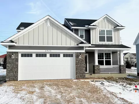2924 Ironwood Blvd, Chaska, MN 55318