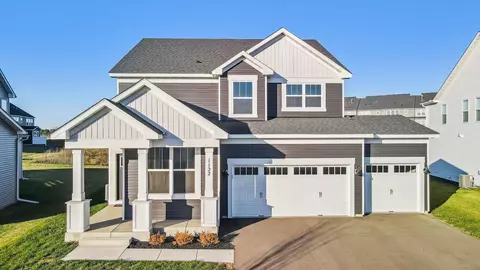 1122 Siesta Dr, Woodbury, MN 55129