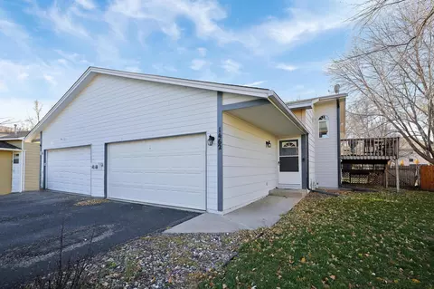 1462 Roundhouse Cir, Shakopee, MN 55379