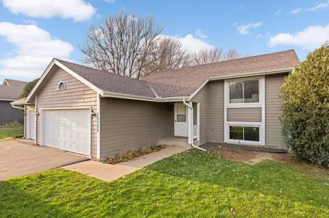 16288 Griffon Trl, Lakeville, MN 55044