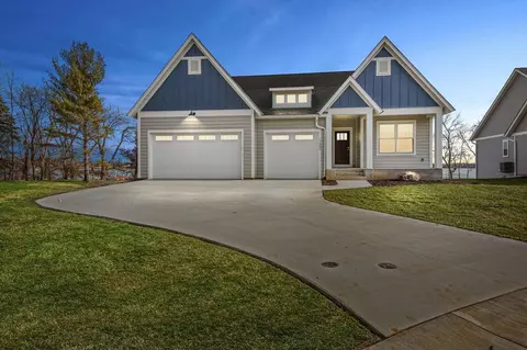 11883 302nd St, Chisago City, MN 55013