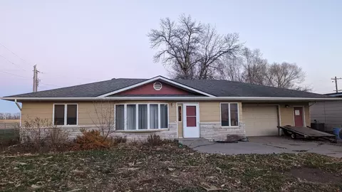 15970 Comstock Ave E, Coates, MN 55068