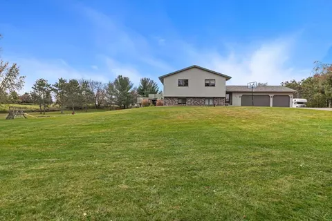 717 Packer Dr, Hudson, WI 54016