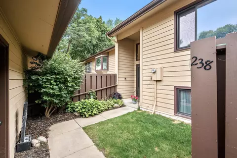 238 W Eagle Lake Dr, Maple Grove, MN 55369