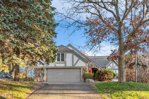 7948 Lower Hamlet Ct, Apple Valley, MN 55124