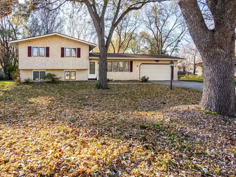 5117 81st Ave N, Brooklyn Park, MN 55443