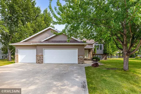 4902 21st St N, Moorhead, MN 56560