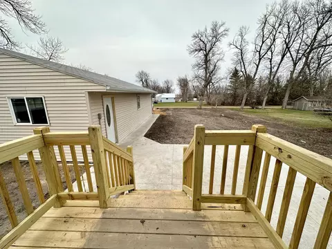 402 E Hughes St, Tyler, MN 56178 photo 27