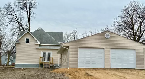402 E Hughes St, Tyler, MN 56178 photo 4