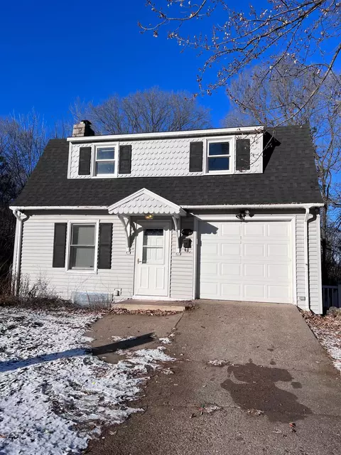 810 Highland Ave, Little Falls, MN 56345