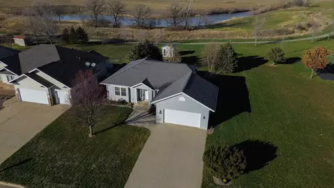 806 24th Ave NW, Austin, MN 55912