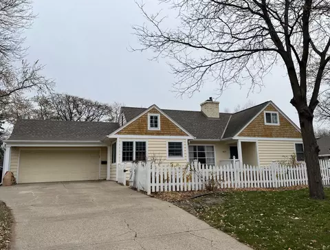 415 Althea Ln, Hopkins, MN 55343