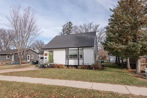 422 3rd St SW, Perham, MN 56573 photo 2