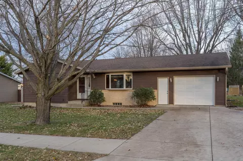 220 Hollywood Ave, New Ulm, MN 56073