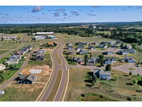 201 Gateway Pkwy, Osceola, WI 54020