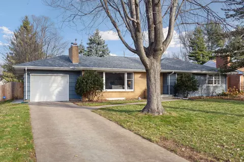 1381 Skillman Ave W, Roseville, MN 55113