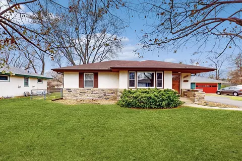 3113 Quarles Rd, Brooklyn Center, MN 55429