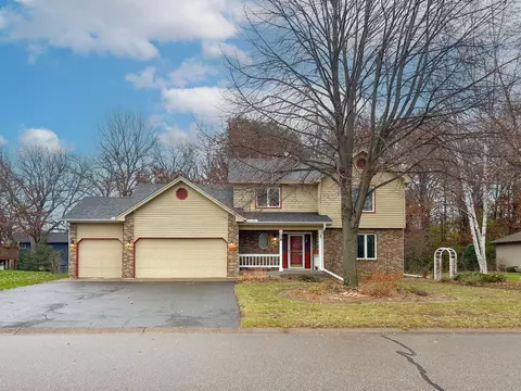 4813 Hillvale Ave N, Oakdale, MN 55128