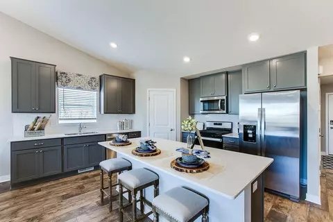 2048 Arcadia St, Shakopee, MN 55379