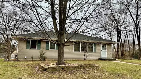 607 W 104th St, Bloomington, MN 55420