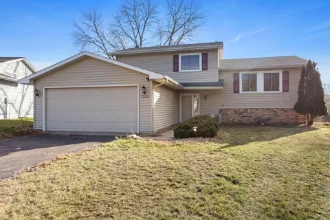 7225 Candlewood Dr, Brooklyn Park, MN 55445