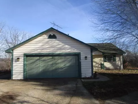 600 Ridge Rd, Henderson, MN 56044