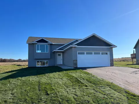 176 Wheat Field Ln, New Richmond, WI 54017