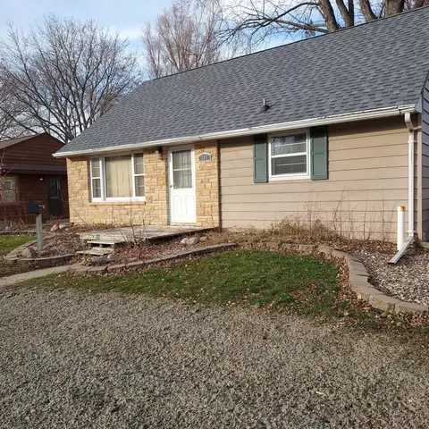 805 Irene Ave SE, Willmar, MN 56201 photo 2