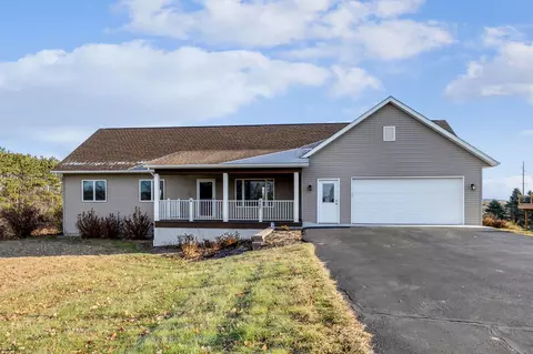 1334 Stardusk Dr, New Richmond, WI 54017