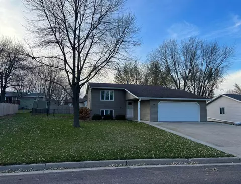 510 Cindy Ln, Owatonna, MN 55060