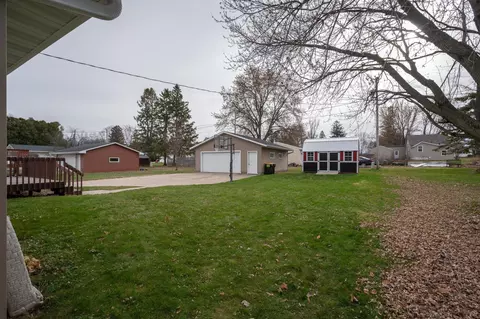 235 3rd Ave NE, Plainview, MN 55964 photo 28