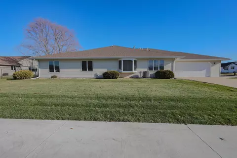 1300 N 7th St, Lake City, MN 55041