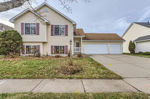708 11th St, Farmington, MN 55024