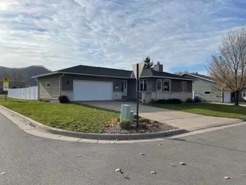 5115 W 7th Pl, Goodview, MN 55987