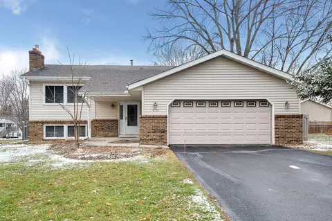 4359 Rosebriar Ave, Vadnais Heights, MN 55127