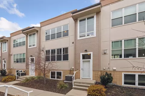 2337 River Pointe Ln, Minneapolis, MN 55411