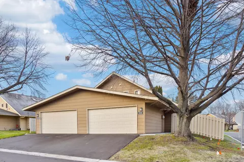 2115 Kings Valley Rd, Golden Valley, MN 55427