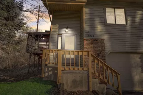 15205 Buchanan Ct, Eden Prairie, MN 55344