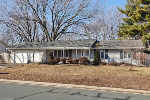11302 19th Ave S, Burnsville, MN 55337
