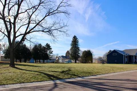 139 6th St NW, Blooming Prairie, MN 55917