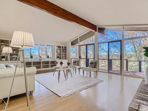 7 High Circle Way, North Oaks, MN 55127