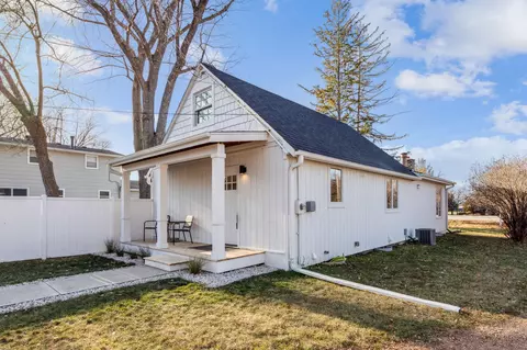 512 Jefferson Ave SW, Watertown, MN 55388