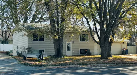 411 11th Ave SE, Faribault, MN 55021