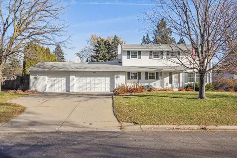 1677 Millwood Ave, Roseville, MN 55113