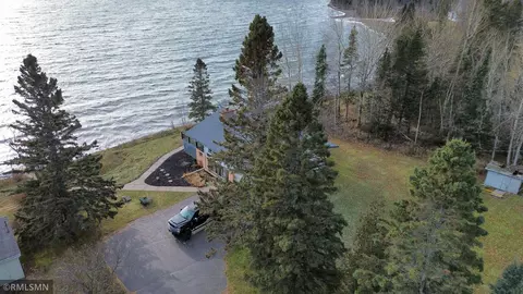 1825 Cliff Point Rd, Two Harbors, MN 55616