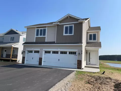 916 Triumph Trl NE, Isanti, MN 55040