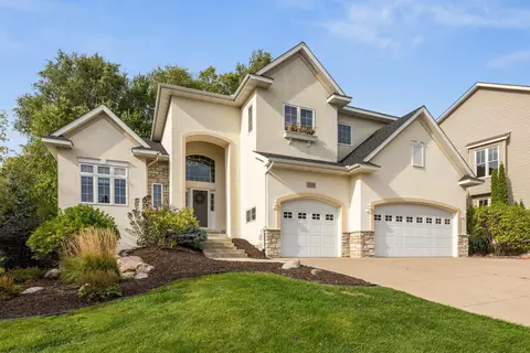 9258 Shetland Rd, Eden Prairie, MN 55347
