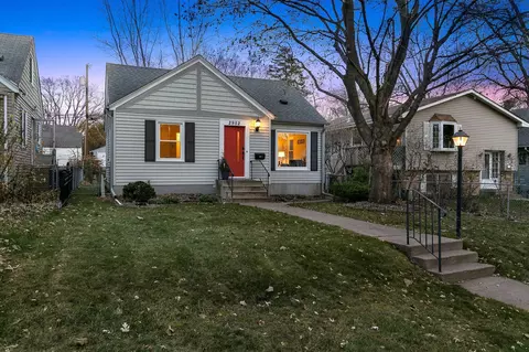 2952 Ewing Ave N, Robbinsdale, MN 55422