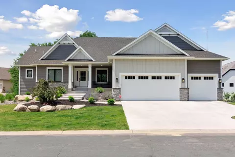 6299 Red Fox Rd, Lino Lakes, MN 55014